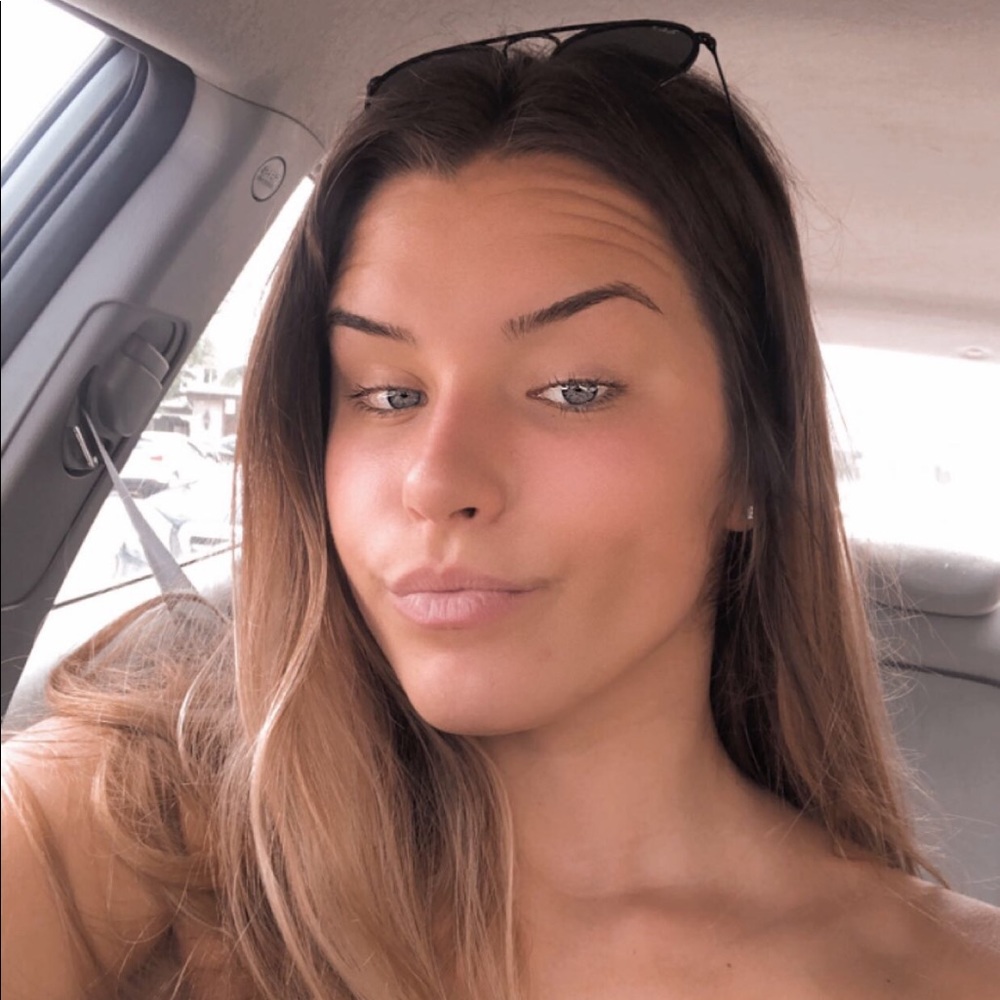 Meet your Posher, Brielle